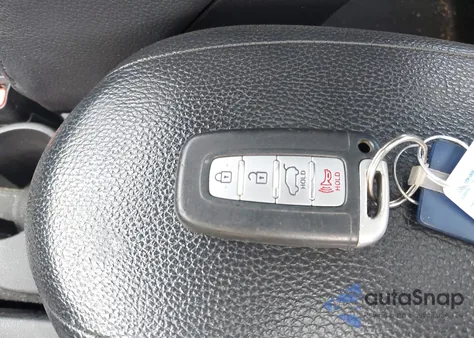 2016 Hyundai Veloster z USA, uszkodzony, nr VIN KMHTC6AD0GU250801